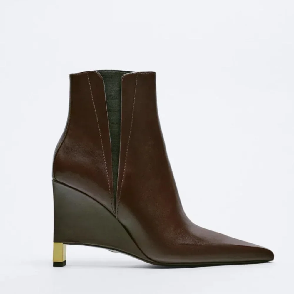 NWT Brown Pointed Toe Wedge Heel Leather Ankle Boots w/ Gold Details, 8 - Picture 1 of 5